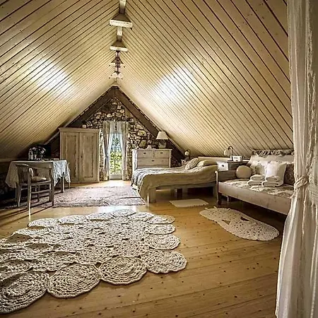 Kali Art Hotell Köveskál